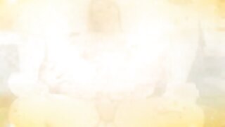 ದೊಡ್ಡ ಮೊಬ್ಬೆಡ್ ಟ್ಯಾನ್ ಮಾದಕ ಚಿತ್ರ ಪೂರ್ಣ ಚಿತ್ರ ಮಾಡಿದ ಮಮ್ಮಿ ಪರ್ಷಿಯಾ ಮೊನಿರ್ ನಕಲಿ ದೈತ್ಯ ಶಿಶ್ನವನ್ನು ತೀವ್ರವಾಗಿ ಸವಾರಿ ಮಾಡುತ್ತಾನೆ